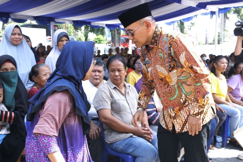 Salurkan Beras Bantuan CCP, Bupati Simalungun Berharap Dapat Bermanfaat Bagi Warga Yang Membutuhkan