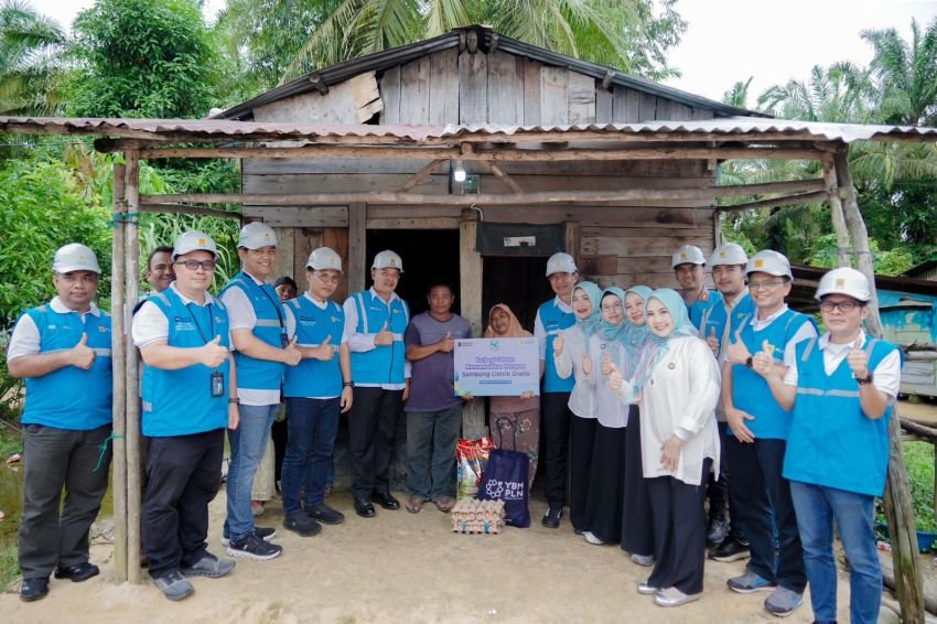 Lewat Program Light Up The Dream, PLN Terangi Harapan Keluarga di Tapanuli Tengah