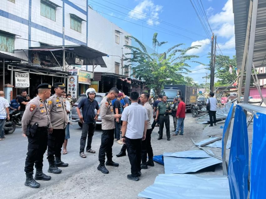 Ibu-Ibu Pengajian Geruduk Lokasi Diduga Game Zone, Polsek Kota Kisaran Sigap Amankan Situasi