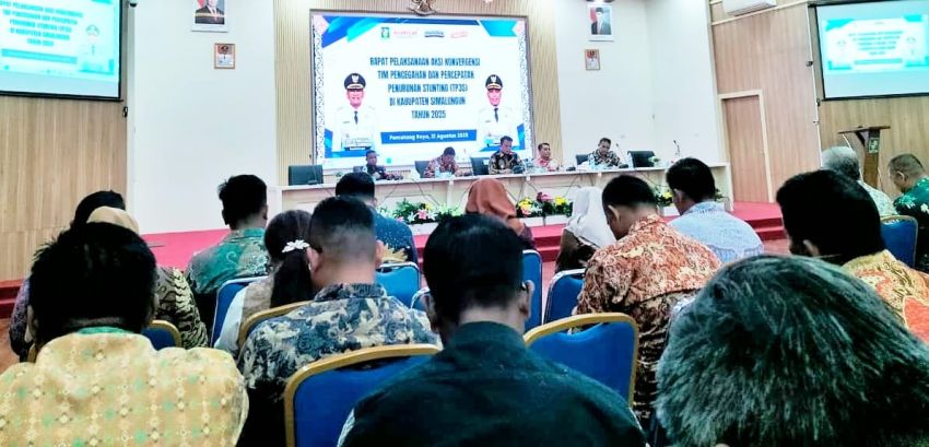 Ketua TP PKK Simalungun Panen Sawi di Pekarangan Rumah, Dibagikan ke Masyarakat Sekitar