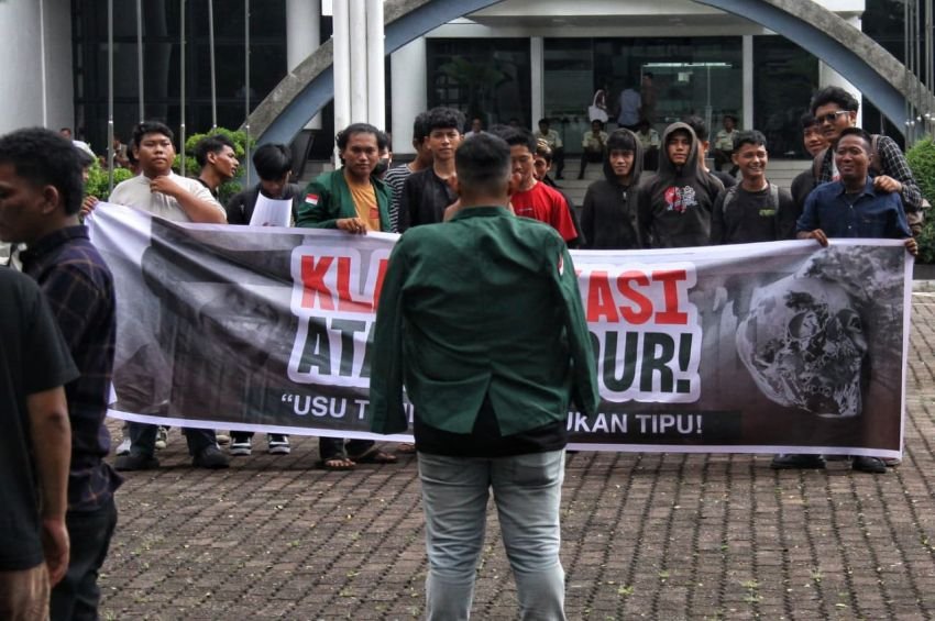 Demo Rektorat, Mahasiswa Desak Audit Keuangan dan Diskualifikasi Rektor Petahana