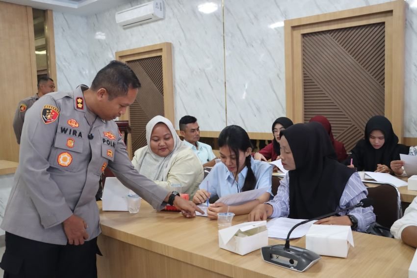 Polres Padangsidimpuan Gelar Rakor dan Pelatihan Relawan SPPG, AKBP Wira Prayatna Dukung Penuh Program Makan Bergizi Gratis
