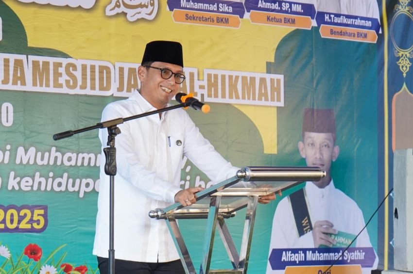 Hadiri Maulid di Medan Marelan, Rico Waas Ajak Warga Medan Terapkan Sikap Sabar, Jujur, Adil, dan Dermawan