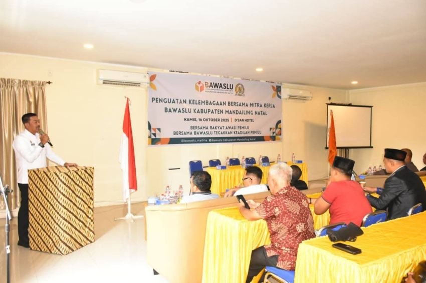 Bupati Hadiri Sosialisasi Penguatan Kelembagaan Bersama Mitra Kerja Bawaslu Madina