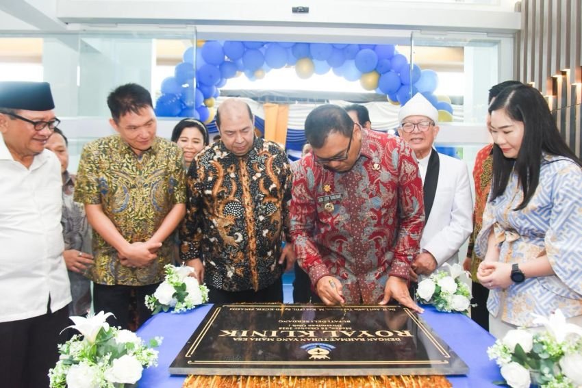 Resmikan Royal Klinik, Bupati: Deli Serdang Daerah Ramah Investor