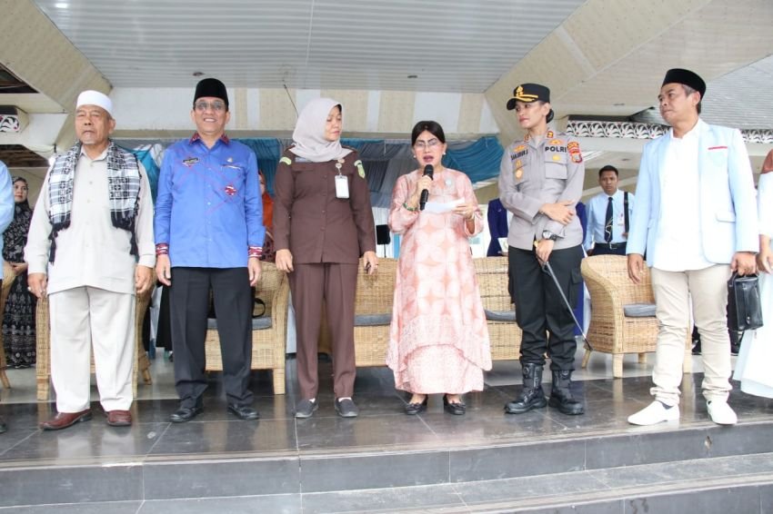 Ketua TP PKK melepas peserta FASI ke XIII Badan BKPRMI) Tahun 2025. Pelepasan dilakukan di Lapangan Adam Malik