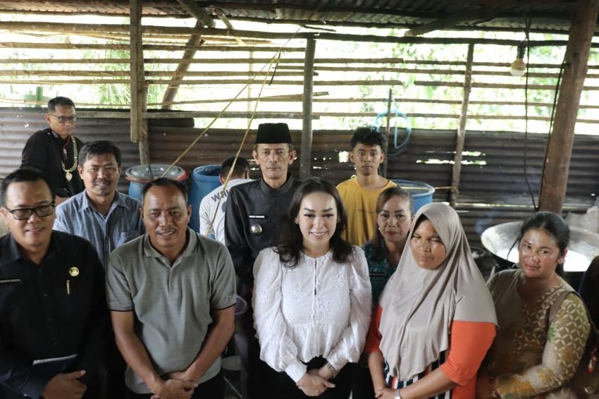 Ketua Kerajinan Nasional Daerah Pakpak Bharat Meninjau Pabrik Tahu Si Empat Rube