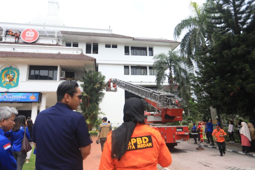 Gempa Bumi Terasa Di Kantor Wali Kota Medan, Rico Waas dan Seluruh Pegawai Di Evakuasi