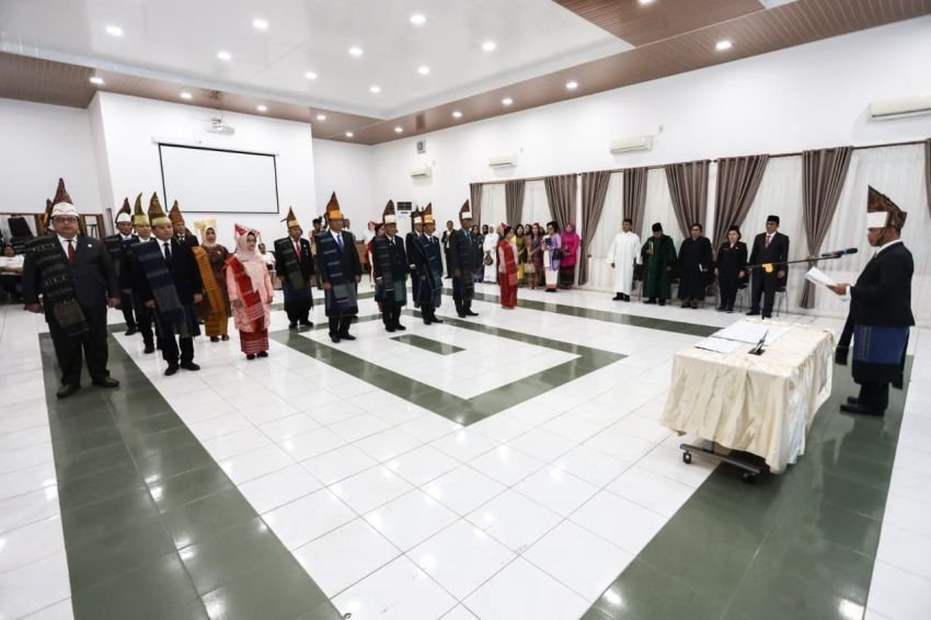 Pengambilan Sumpah/Janji Jabatan 20 Pejabat Pimpinan Tinggi Pratama dan 1 Kepala Puskesmas di lingkungan Pemerintah Kota Siantar