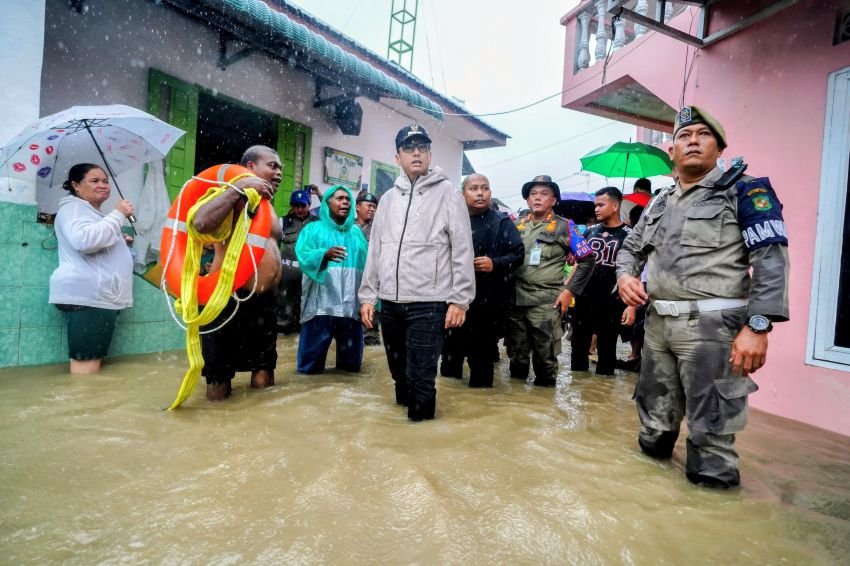 Rico Waas Instruksikan Evakuasi Cepat dan Operasikan Dapur Umum