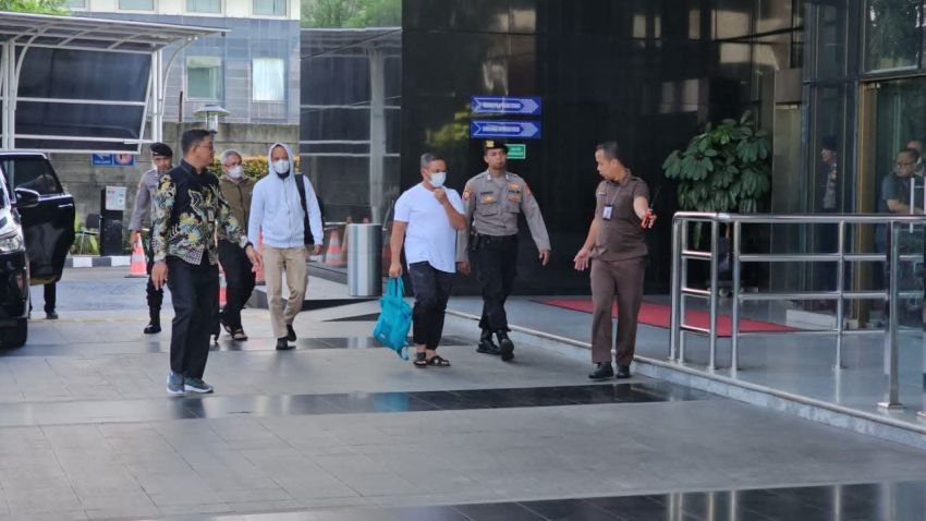 Gubernur Riau Abdul Wahid Tiba di Gedung KPK, Bungkam Soal OTT di Lingkungan Dinas PUPR