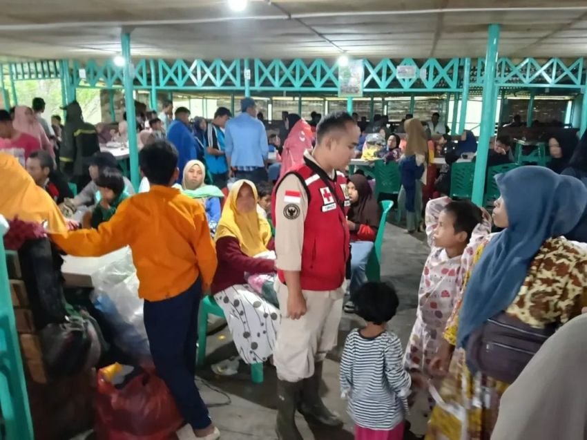 Kodam I/Bukit Barisan Kerahkan Tim Medis untuk Bantu Warga Pascabencana Banjir Bandang