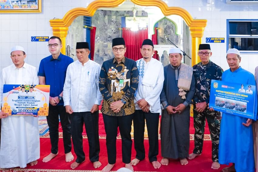 Safari Jumat di Masjid Al-Falah, Rico Waas Respon Cepat Keluhan Masyarakat