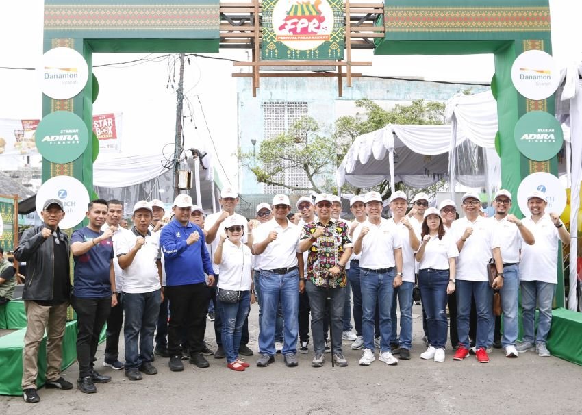 Buka Festival Pasar Rakyat, Rico Waas: Momentum Untuk Meningkatkan Ekonomi UMKM dan Pedagang