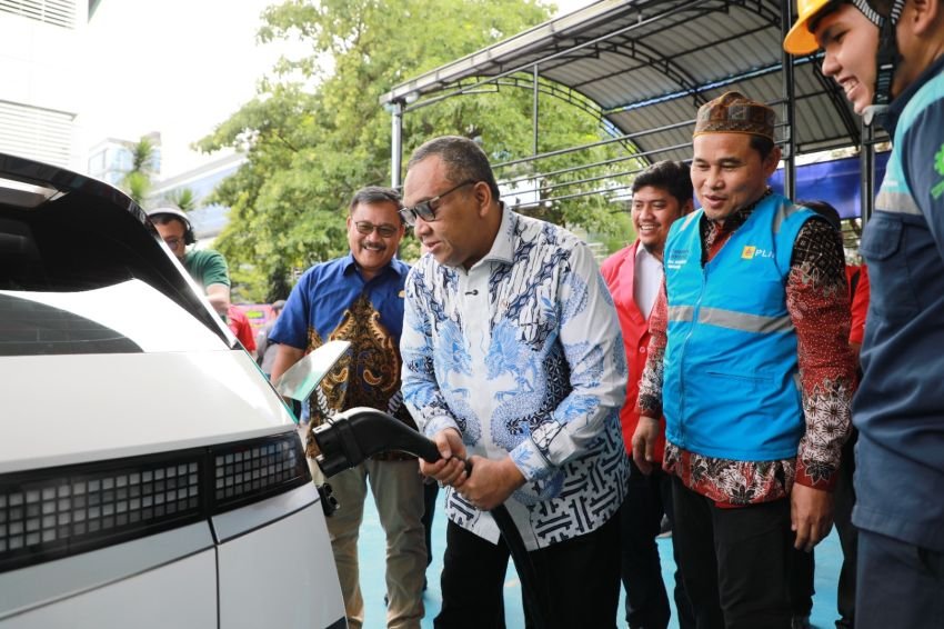 Wamenaker Apresiasi Upaya PLN Sumut Perkuat Infrastruktur SPKLU untuk Dukung Ekosistem Kendaraan Listrik