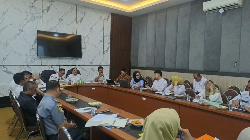 Rapat Evaluasi Program Makan Bergizi Gratis (MBG)