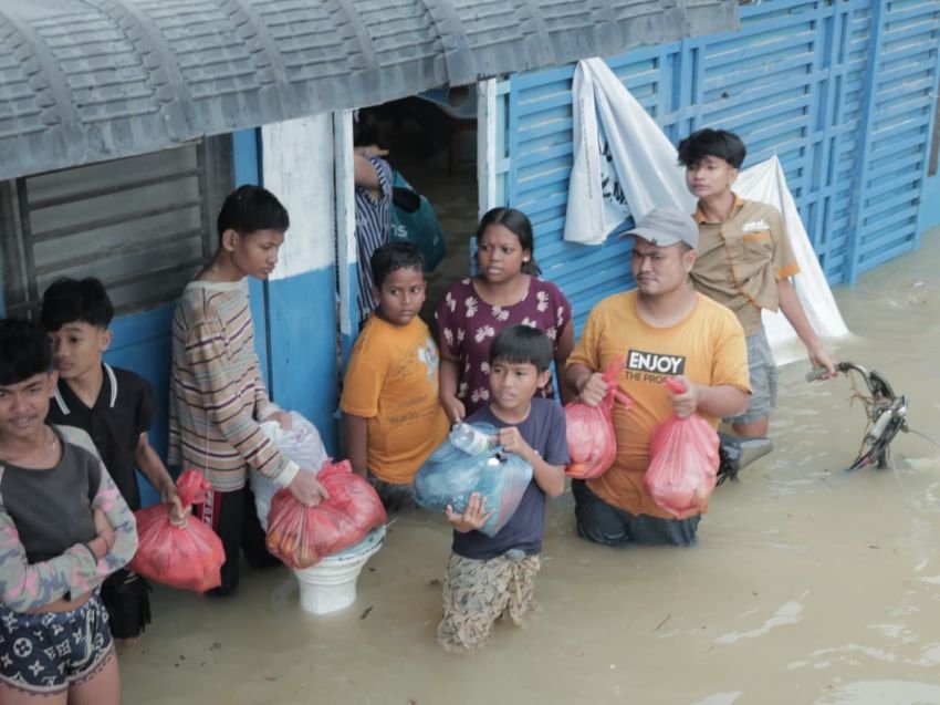 Pemko Medan Salurkan Makanan untuk Korban Banjir di Medan Barat