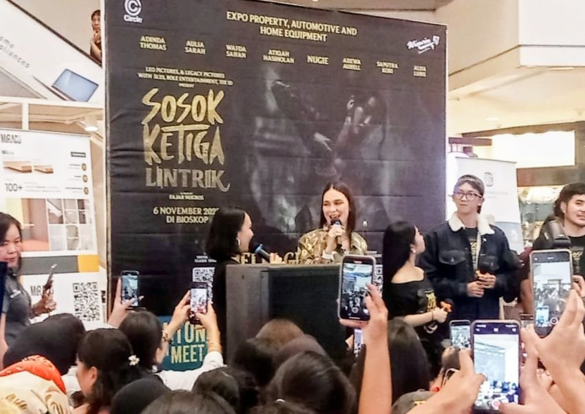 Ratusan Penonton Padati Screening Perdana Film Sosok Ketiga : Lintrik di Medan