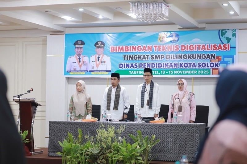 Kegiatan Bimbingan Teknis (Bimtek) Pembelajaran Digitalisasi Dibuka secara Resmi Oleh Wali Solok.