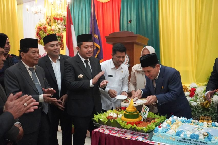 HUT ke-18 Kabupaten Paluta Diperingati Lewat Paripurna Istimewa, Bupati Reski Basyah Paparkan Capaian dan Tantangan Daerah