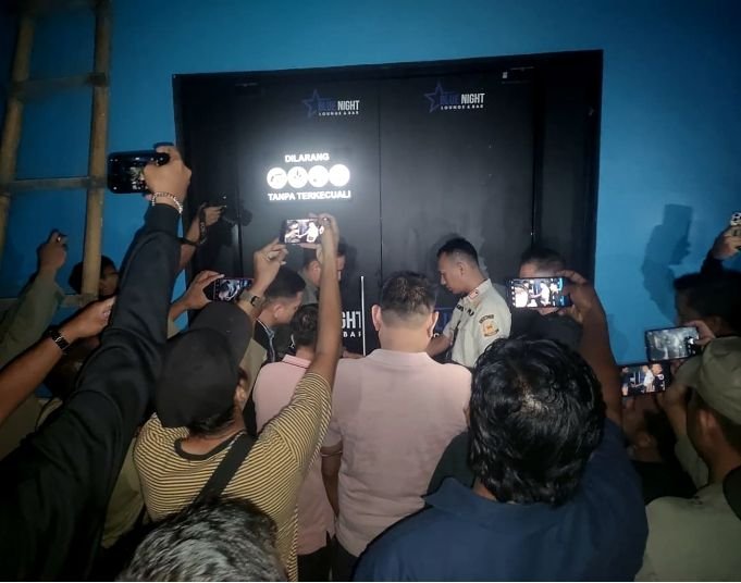 Tak Miliki Izin, Pemprov Sumut Segel Tempat Hiburan Malam Blue Night