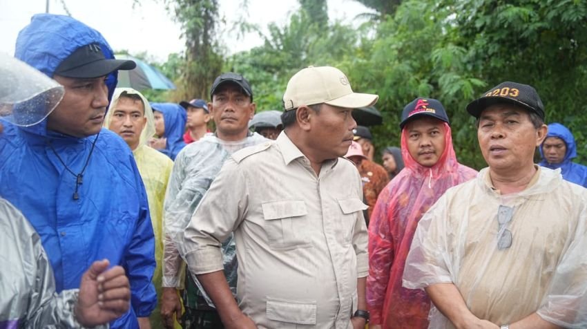 Respon Cepat Pemkab Deli Serdang Tangani Banjir, Turunkan Alat, Dirikan Posko dan Lakukan Evakuasi