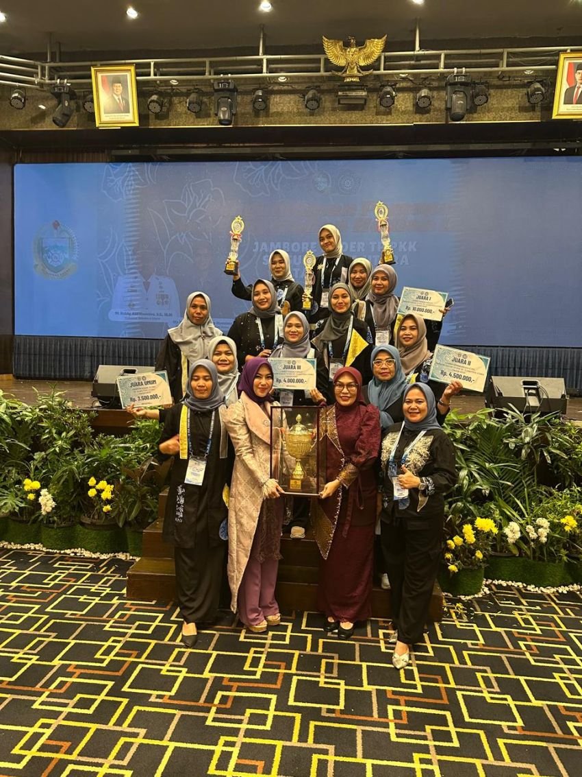 Tanjungbalai Dapatkan Piala Bergilir Juara Umum Jambore PKK Sumut 2025