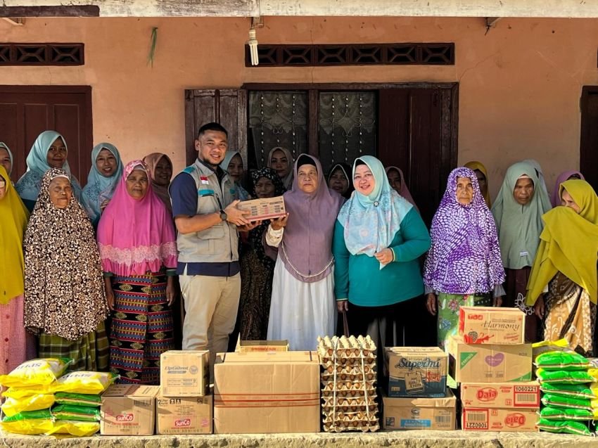 Semarak HLN 80 dan Hari Sumpah Pemuda, PLN UID Sumatera Utara Salurkan Bantuan bagi Warga Kurang Mampu