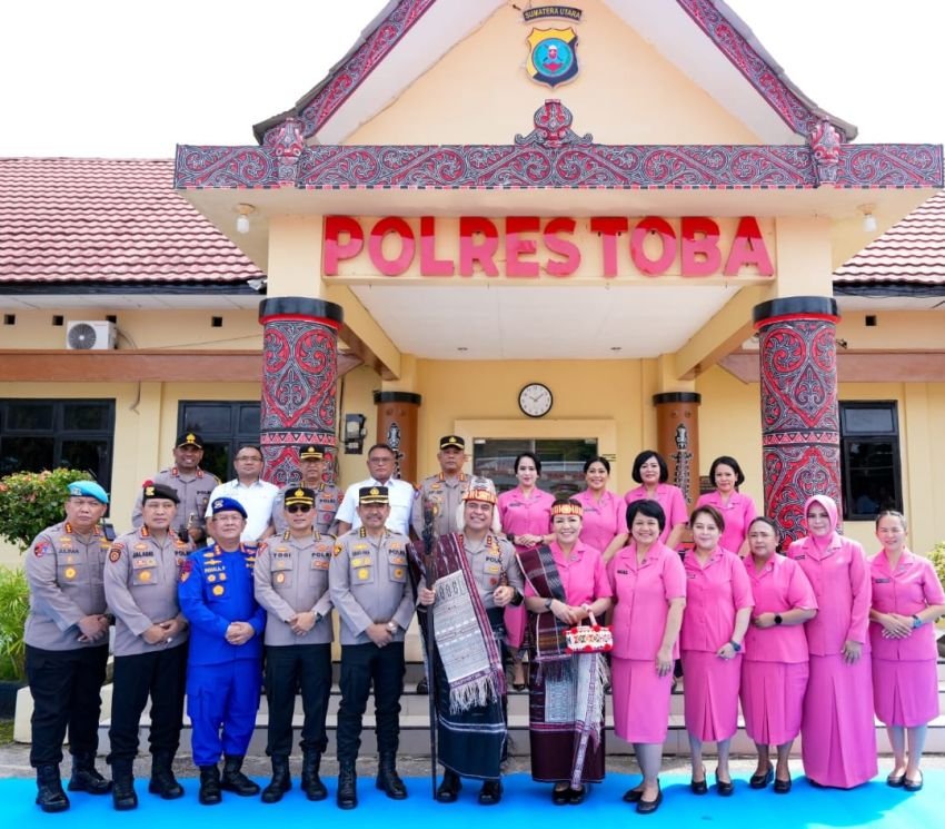 Kapolda Sumut Tekankan Profesionalisme dan Penguatan Pelayanan Publik Saat Kunjungan Kerja ke Polres Toba