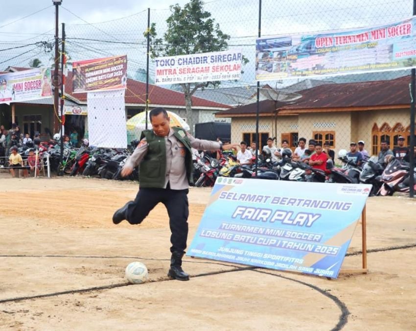 Losung Batu Cup I Padangsidimpuan Resmi Dibuka! AKBP Wira Prayatna Ajak Peserta Junjung Tinggi Fair Play