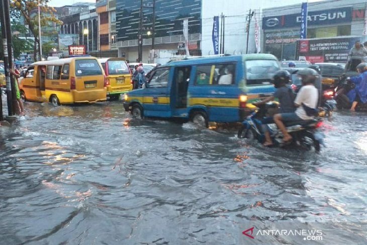 Atasi Banjir, Rommy Van Boy Minta Pemko Medan Tegas Tertibkan Bangunan Lakukan Penyempitan Sungai
