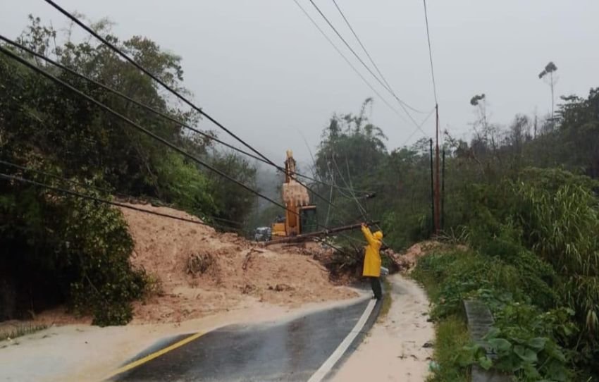 Alami Cuaca Ekstrem di Tapanuli Tengah dan Sibolga, PLN UP3 Sibolga Gerak Cepat Amankan Jaringan Kelistrikan