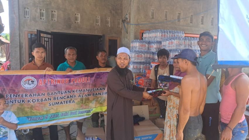 APTRINDO Salurkan Bantuan Kemanusiaan untuk Korban Banjir dan Longsor di Aceh, Sumut, dan Sumbar