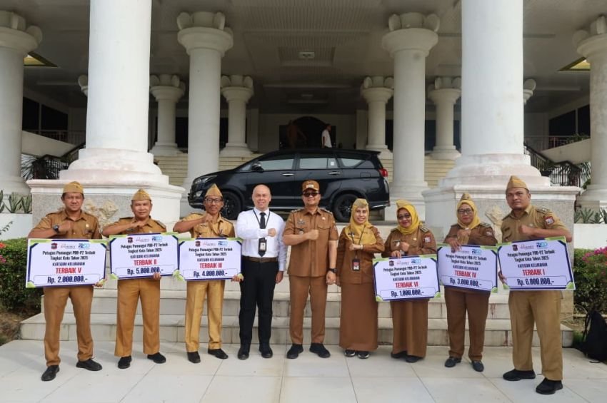 Wakil Wali Kota Tanjungbalai Serahkan Bantuan CSR dan Penghargaan PBB-P2