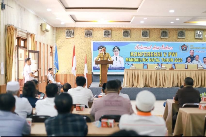 Di Konferensi V PWI Madina, Bupati Madina Saipullah Nasution Tekankan Fungsi Pers sebagai Kontrol Sosial