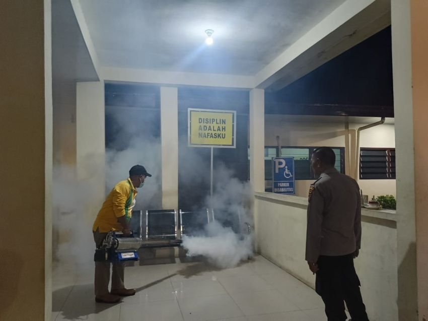 Cegah DBD dan Malaria di Musim Hujan, Polres Padangsidimpuan Lakukan Fogging di Mako