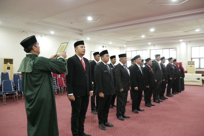 24 Pejabat Administrator dan Pengawas Dilantik Wali Kota Mahyaruddin Salim