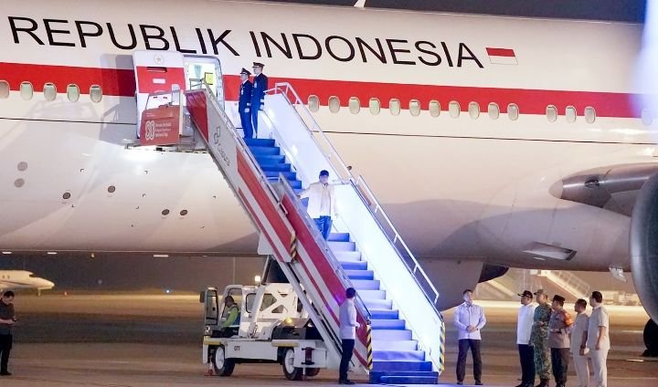 Prabowo Tiba di Kualanamu, Kembali Tinjau Banjir dan Longsor di Sumut dan Aceh