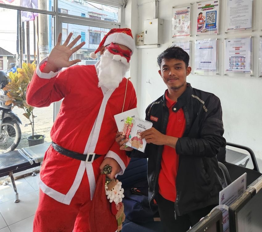 JNE Bergerak Bersama Berbagi Kasih dalam Perayaan Natal 2025