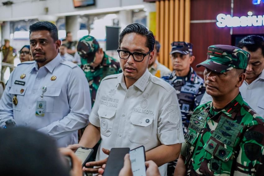 Cek Kesiapan Pelayanan Mudik Natal dan Tahun Baru, Rico Waas Bersama Bobby Nasution Tinjau Stasiun Medan