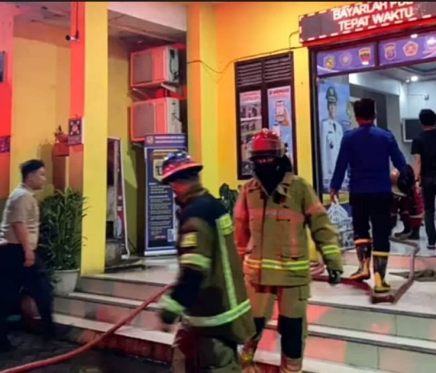 Ruangan Kantor Camat Medan Barat Terbakar