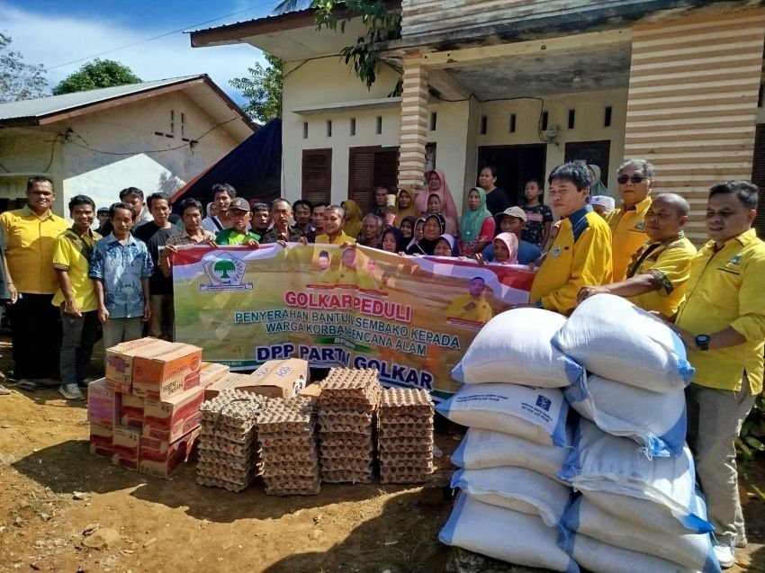Golkar Salurkan Bantuan Sembako untuk Warga Terdampak Bencana di Tapanuli Selatan