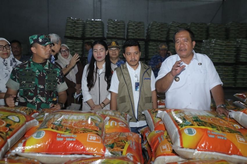 Jelang Nataru, Bupati Asahan Bersama Forkopimda dan TPID Pantau Stok dan Harga Bahan Pokok