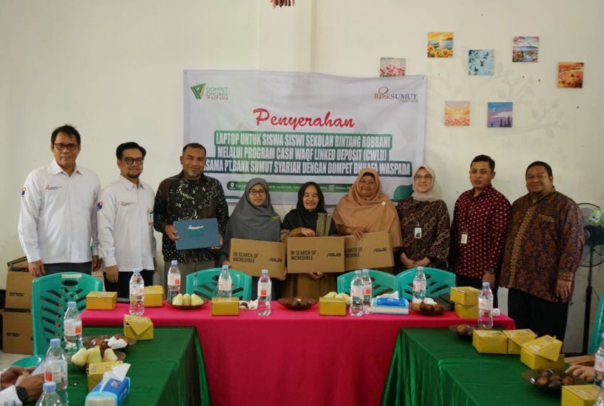 Bank Sumut Syariah dan Dompet Dhuafa Waspada Serahkan Laptop untuk Sekolah Bintang Rabbani