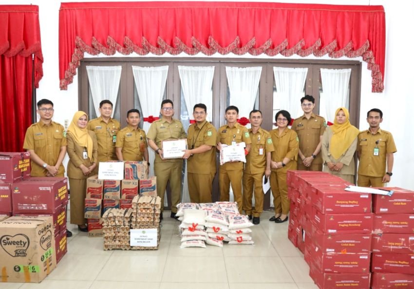 Sekretariat DPRD Kota Medan Melaksanakan Apel Pagi dan Pengumpulan Donasi untuk Korban Banjir