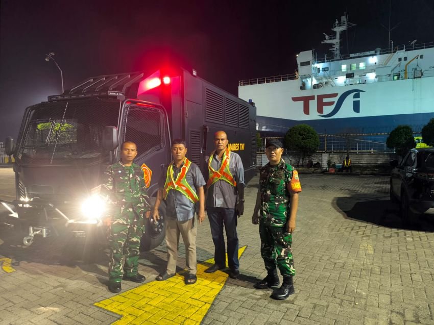 Ran Dapur Lapangan Bantuan Panglima TNI Tiba di Pelabuhan Balawan Medan