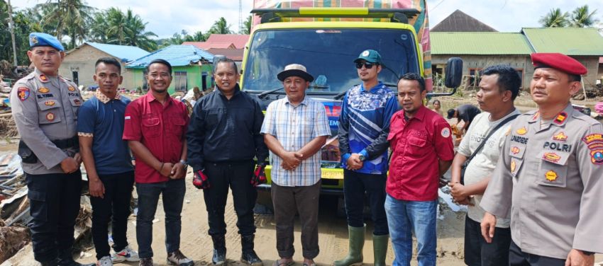 Peduli Korban Banjir Bandang, DPRD Labuhanbatu Ikut Kawal Bantuan bersama Polres Padangsidimpuan Hingga Desa Batu Horing