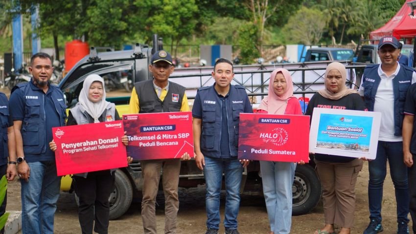 Bangkit Bersama Pascabencana Sumatera, Telkomsel Kembali Salurkan Bantuan CSR dan Posko Layanan di Padang