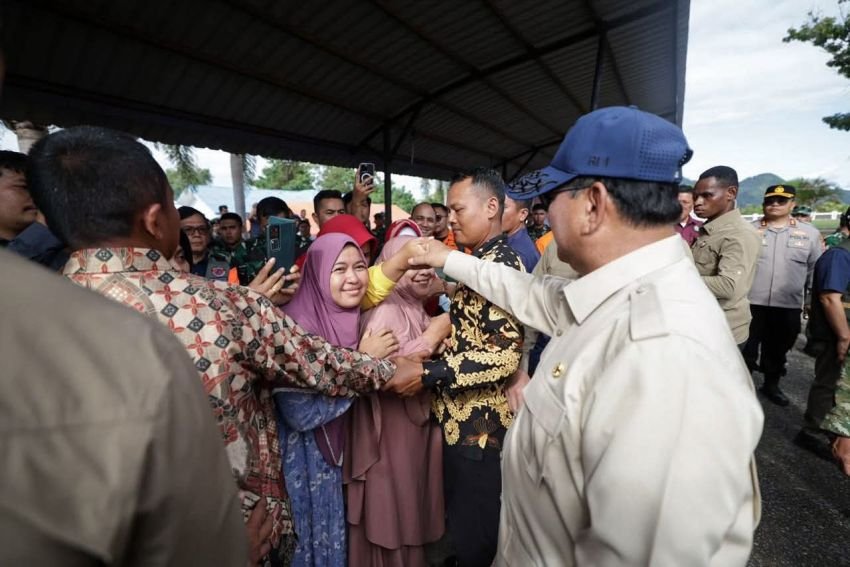 Tiba di Tapteng, Presiden Prabowo Tinjau Lokasi Bencana, Pastikan Penanganan Cepat dan Terkoordinasi