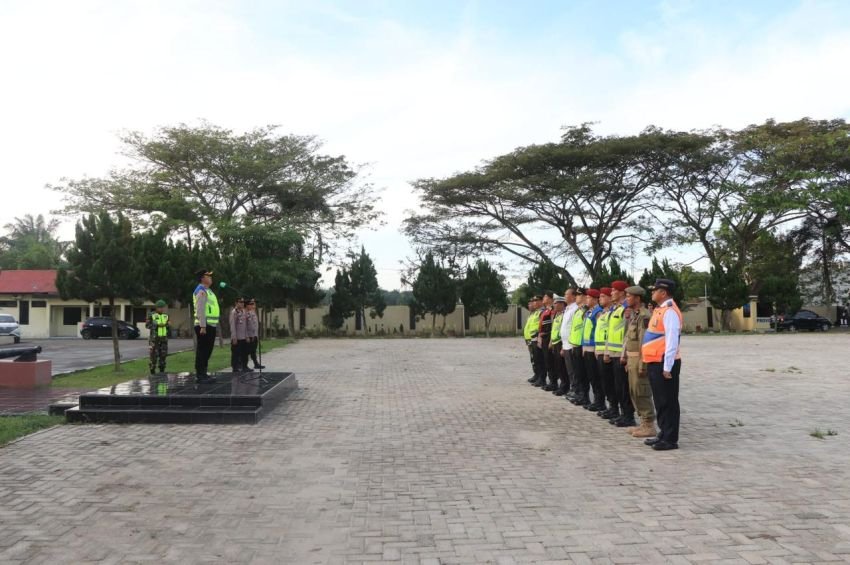 Polres Sergai Gelar Apel Pengamanan Malam Tahun Baru 2026, Wakapolres Ajak Doakan Warga Terdampak Bencana